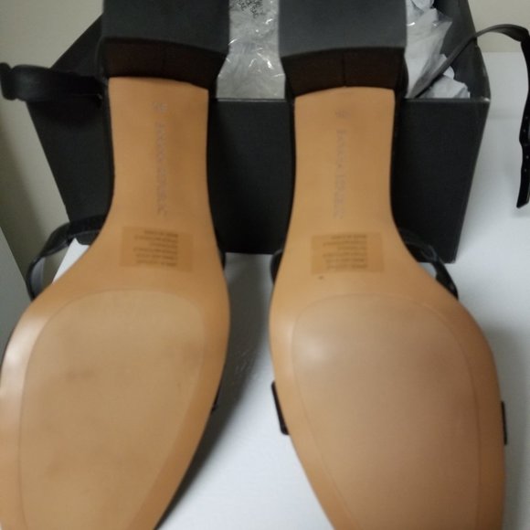 Banana Republic Black Sandalsn- Brand New with Box - Picture 3 of 3